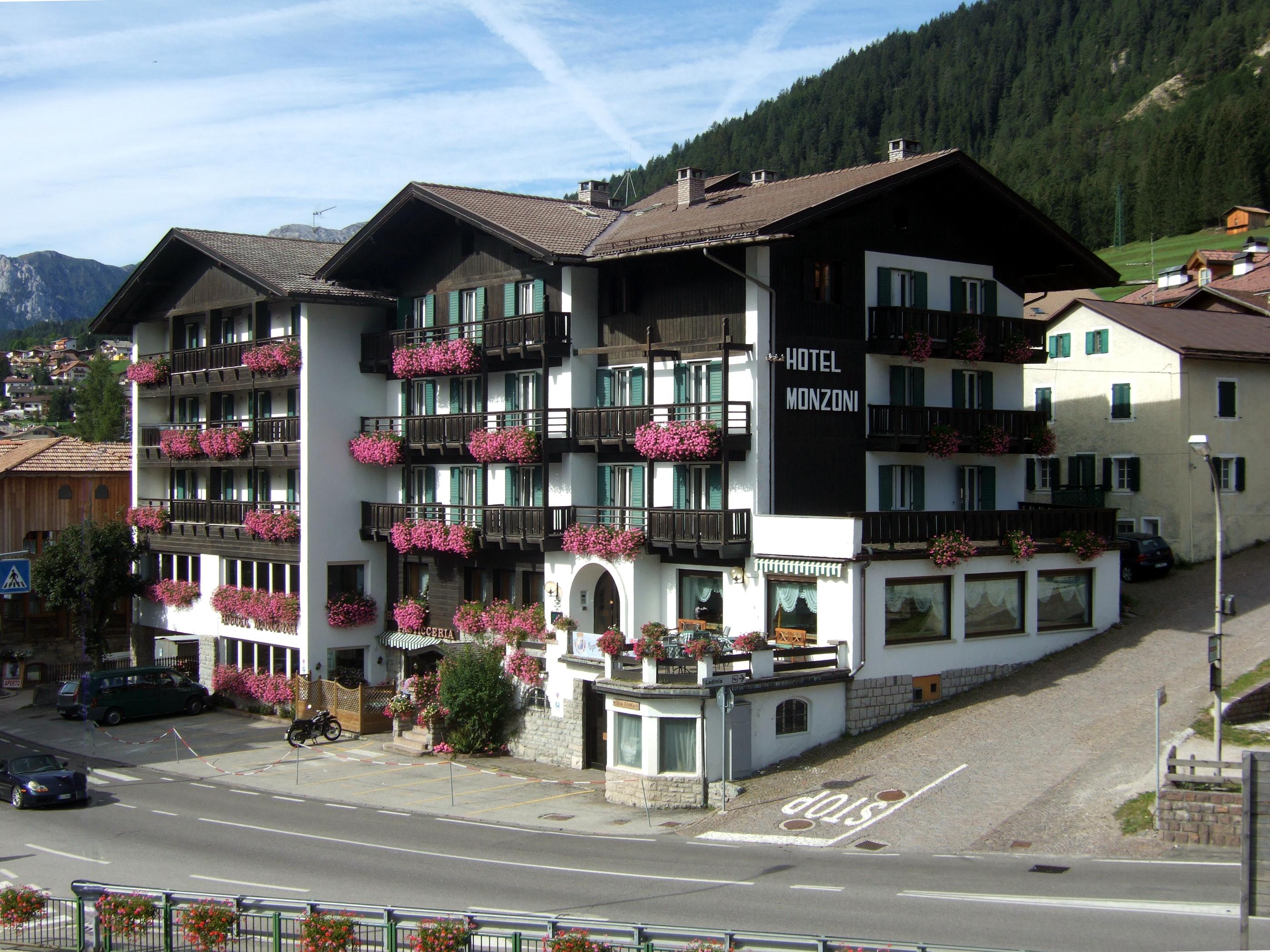 GH Hotel Monzoni Pozza di Fassa Exterior foto