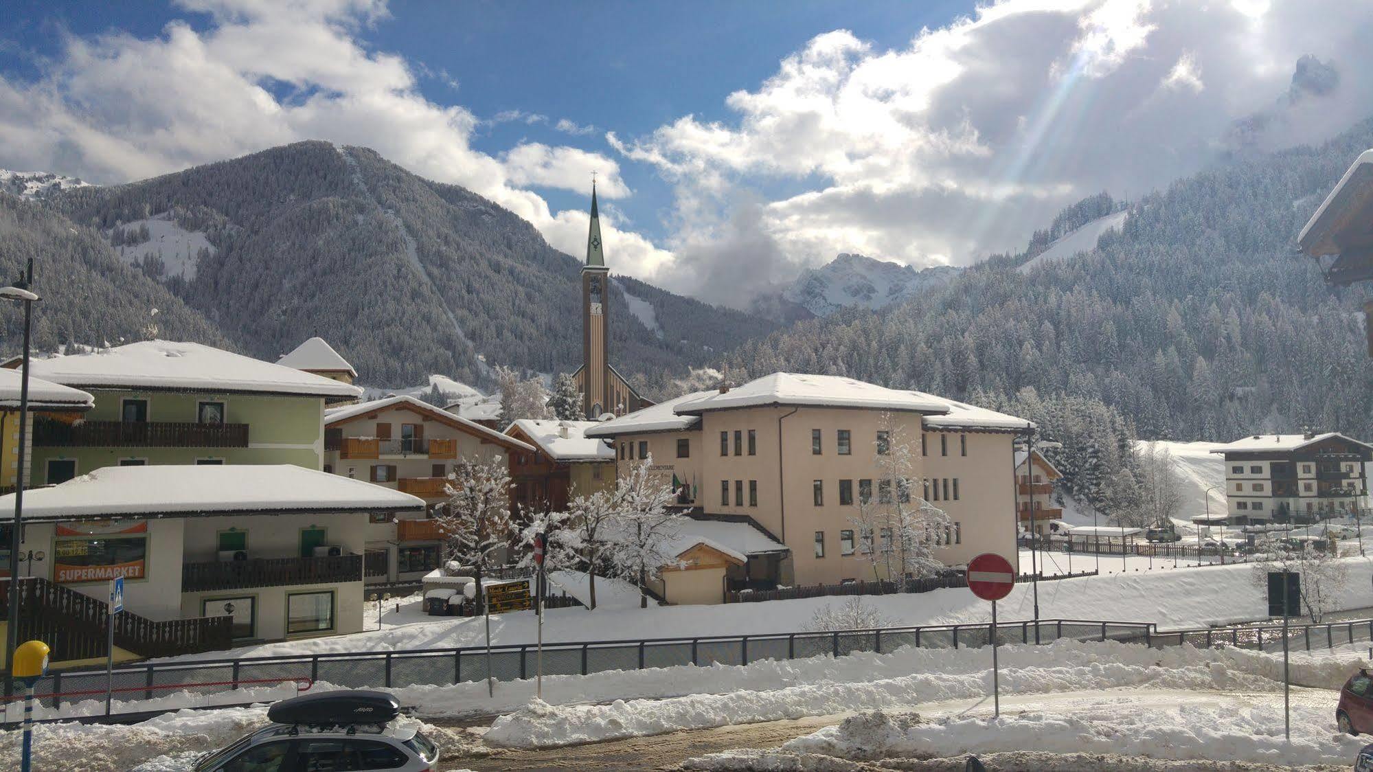 GH Hotel Monzoni Pozza di Fassa Exterior foto